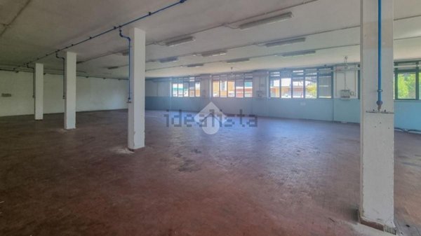 locale commerciale in affitto ad Usmate Velate