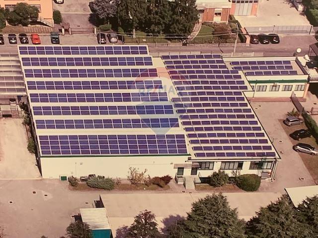 locale commerciale in affitto ad Usmate Velate