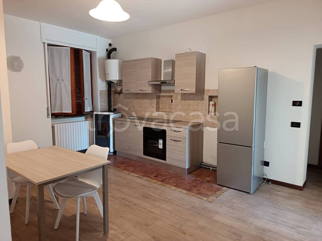appartamento in affitto ad Usmate Velate in zona Mongorio