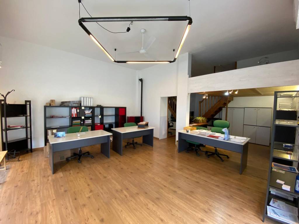 ufficio in affitto ad Usmate Velate