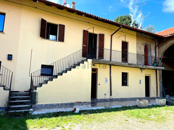 appartamento in affitto ad Usmate Velate