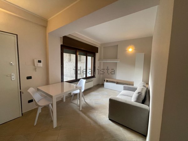 appartamento in affitto ad Usmate Velate