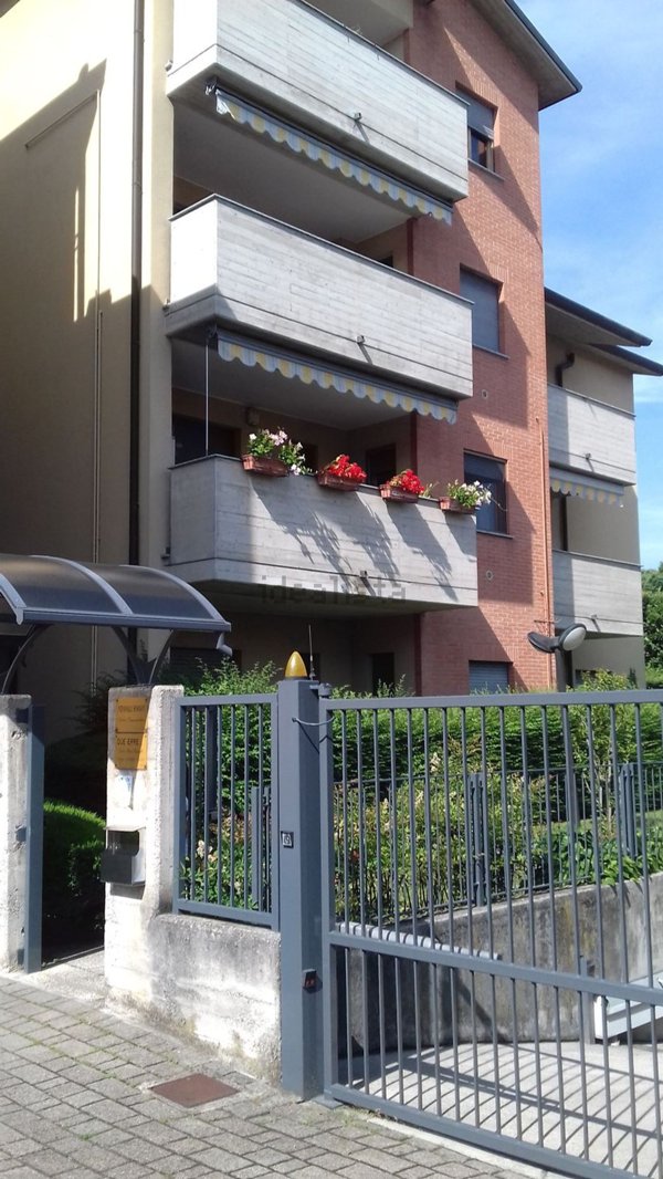 appartamento in affitto ad Usmate Velate