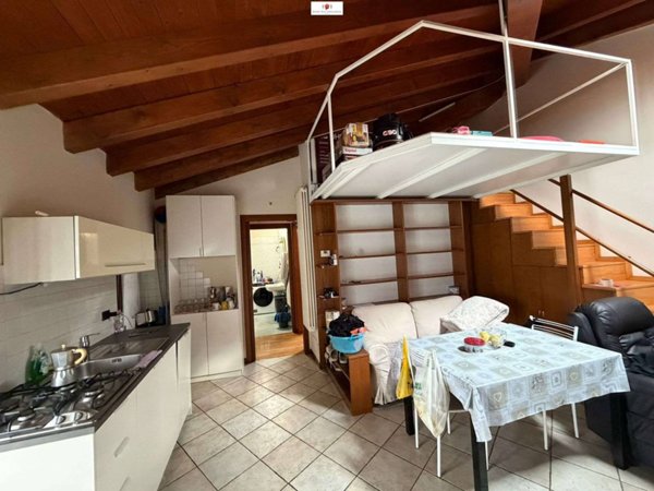appartamento in affitto ad Usmate Velate