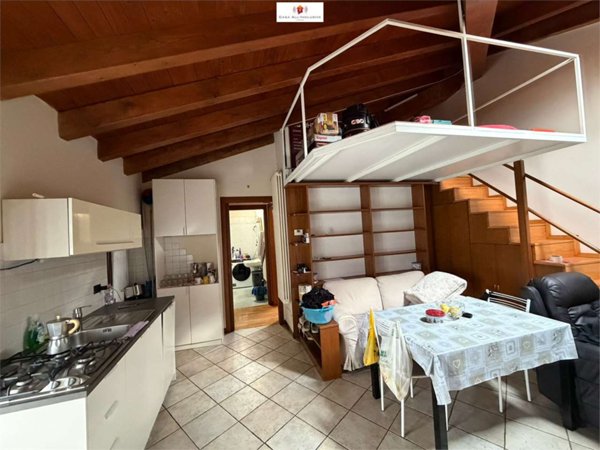 appartamento in affitto ad Usmate Velate