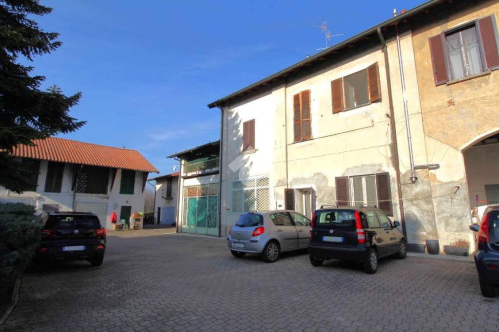 appartamento in affitto ad Usmate Velate