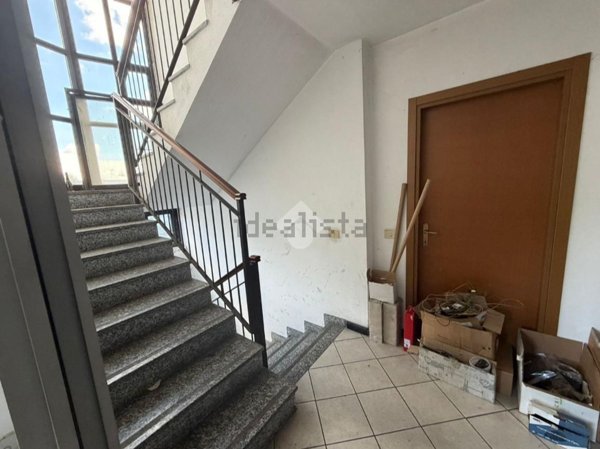 ufficio in affitto ad Usmate Velate in zona Bettolino