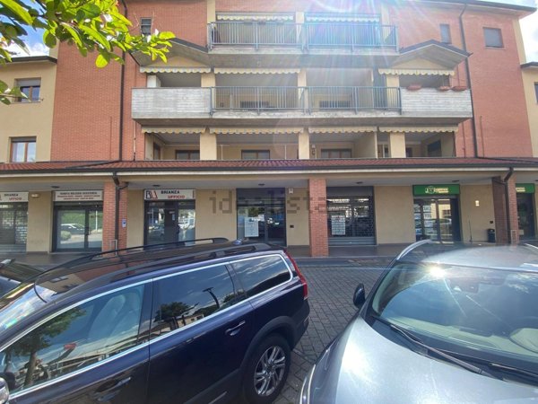 ufficio in affitto ad Usmate Velate