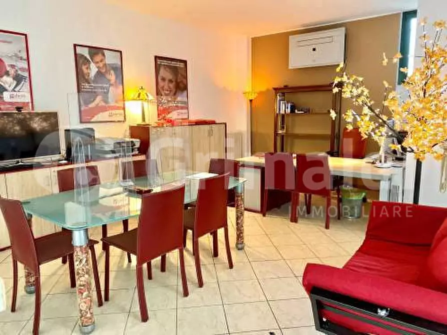 ufficio in affitto ad Usmate Velate