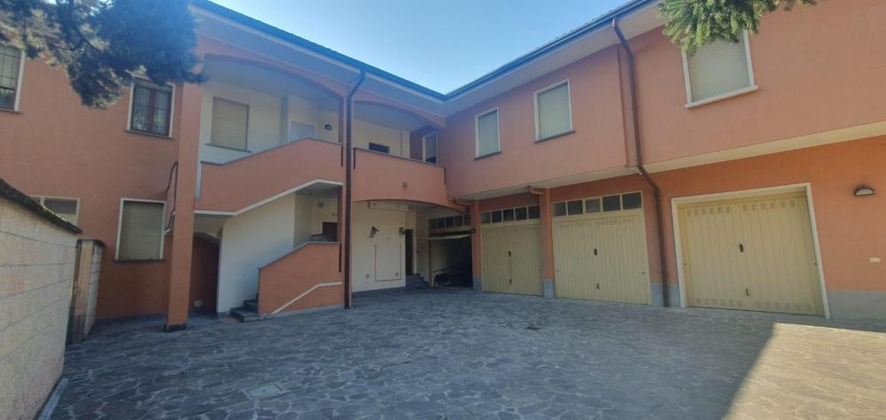 appartamento in affitto a Varedo in zona Valera