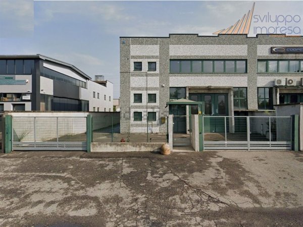 capannone in affitto a Varedo