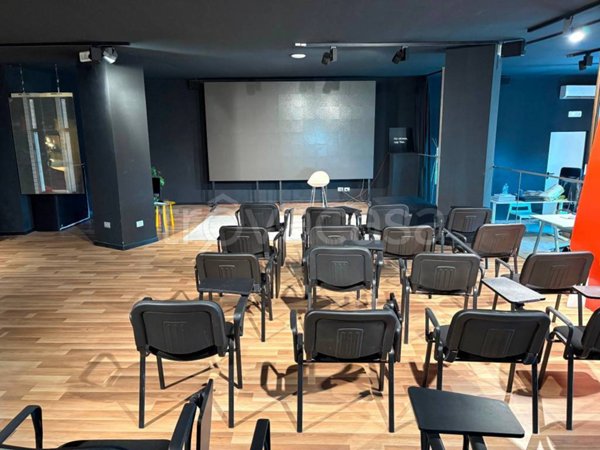 negozio in affitto a Varedo