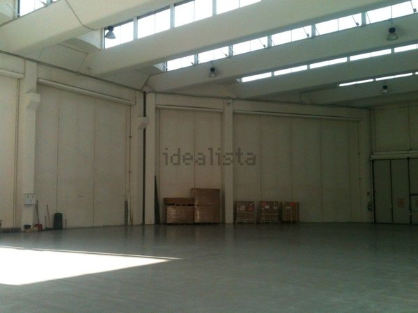 capannone in affitto a Varedo