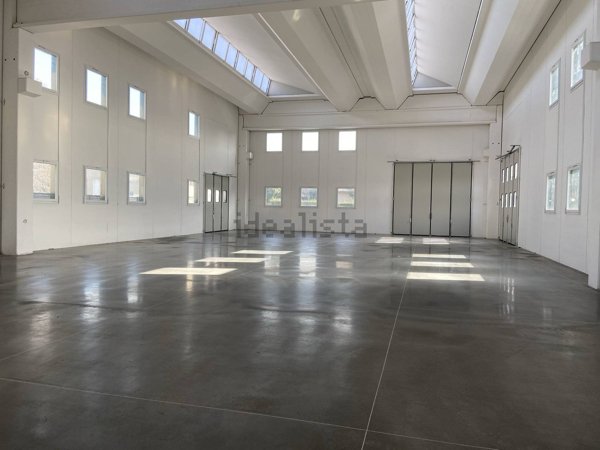 capannone in affitto a Varedo