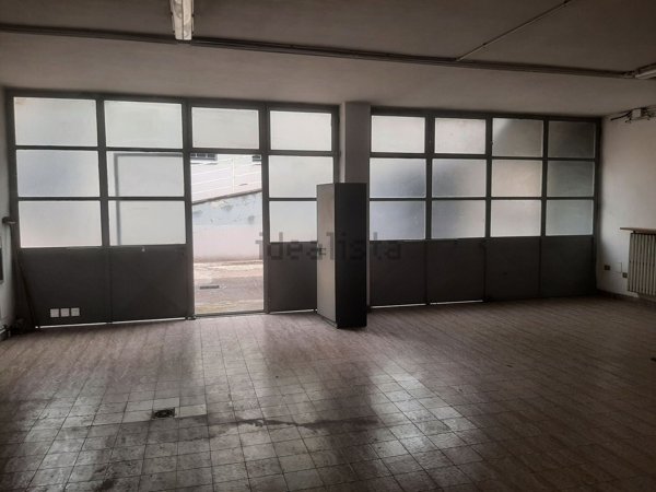 locale di sgombero in affitto a Varedo in zona Valera