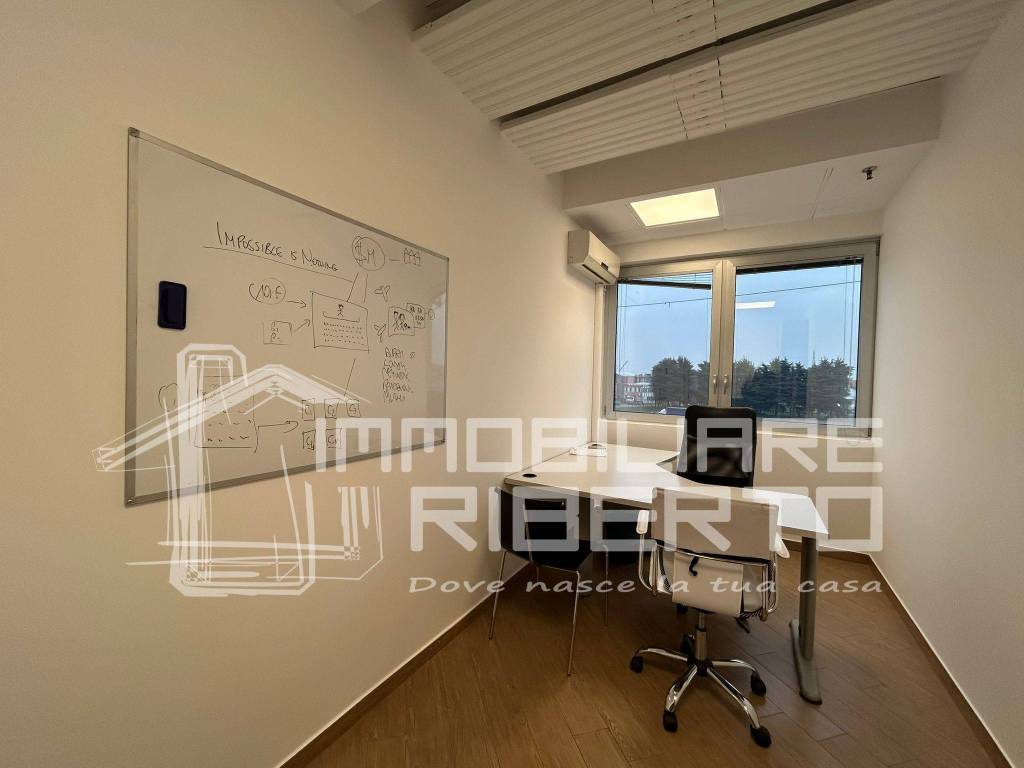 ufficio in affitto a Varedo