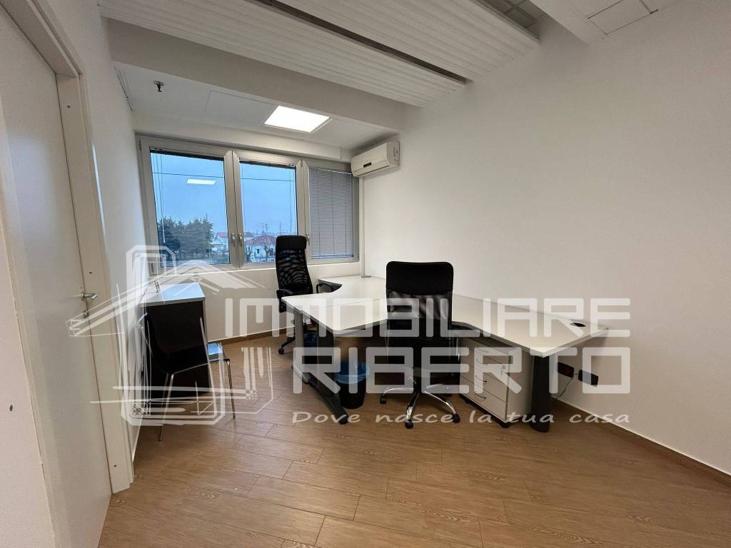 ufficio in affitto a Varedo