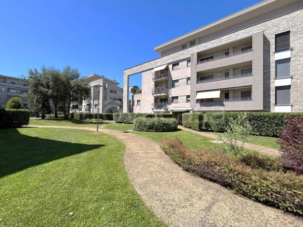 appartamento in affitto a Varedo in zona Valera