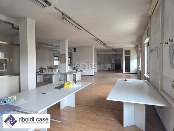 ufficio in affitto a Varedo