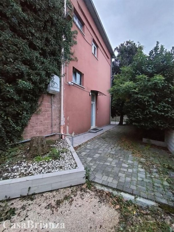 ufficio in affitto a Vedano al Lambro