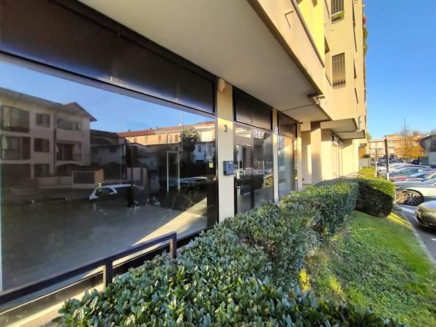 negozio in affitto a Vedano al Lambro