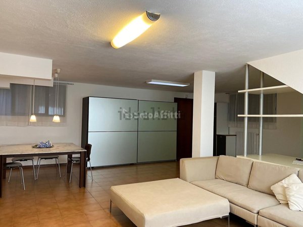 casa indipendente in affitto a Vedano al Lambro