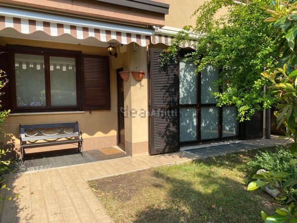 casa indipendente in affitto a Vedano al Lambro