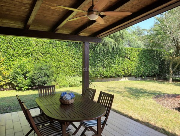 casa indipendente in affitto a Vedano al Lambro