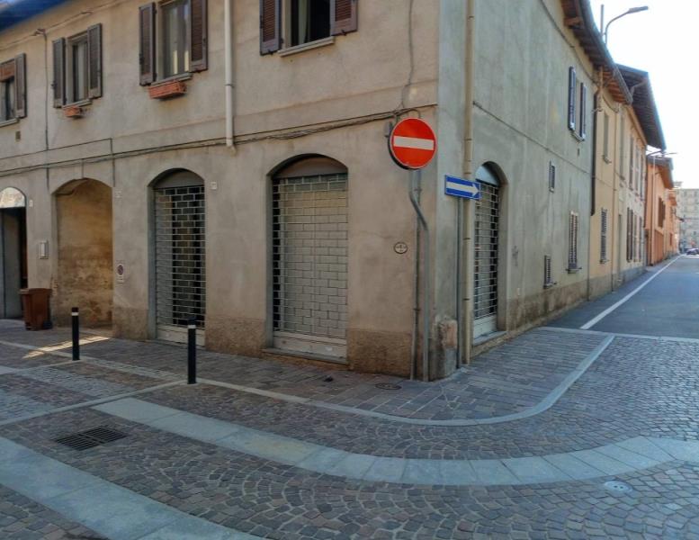 negozio in affitto a Vedano al Lambro