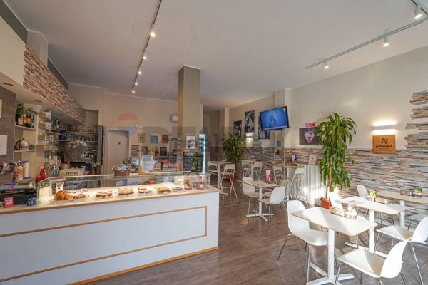 negozio in affitto a Vedano al Lambro