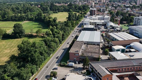 locale commerciale in affitto a Vedano al Lambro
