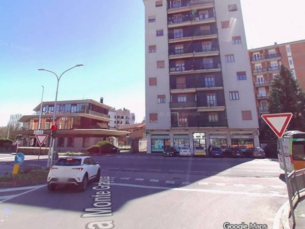 negozio in affitto a Vedano al Lambro