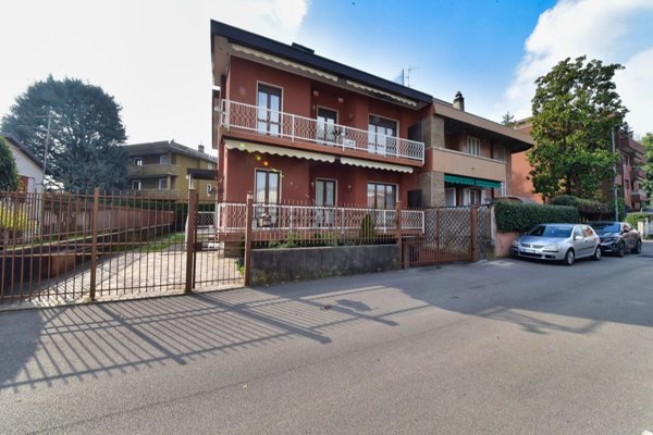 casa indipendente in affitto a Vedano al Lambro