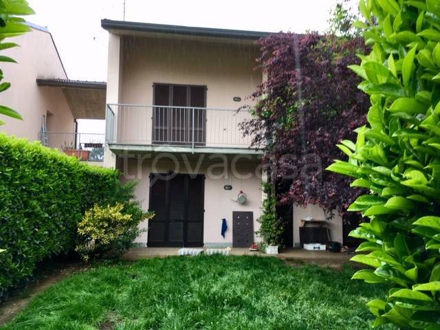 appartamento in affitto a Vedano al Lambro