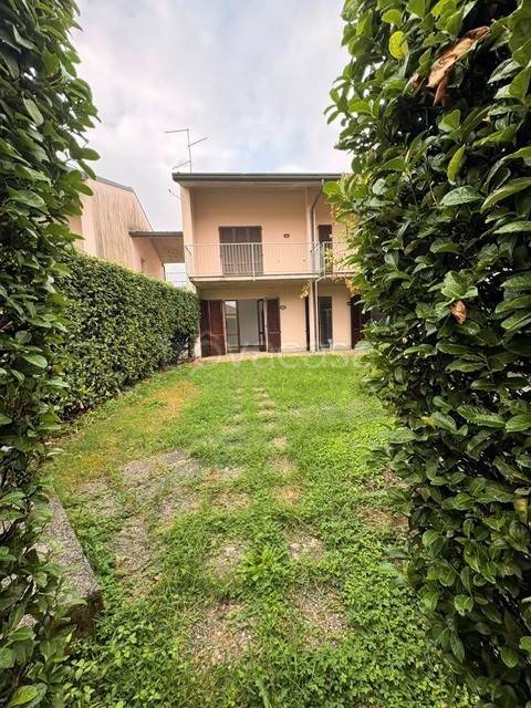 appartamento in affitto a Vedano al Lambro