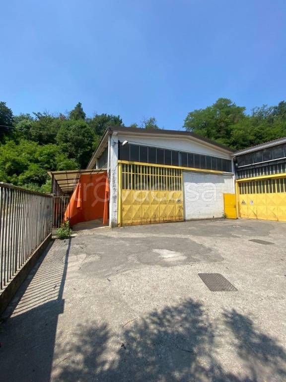 locale commerciale in affitto a Verano Brianza