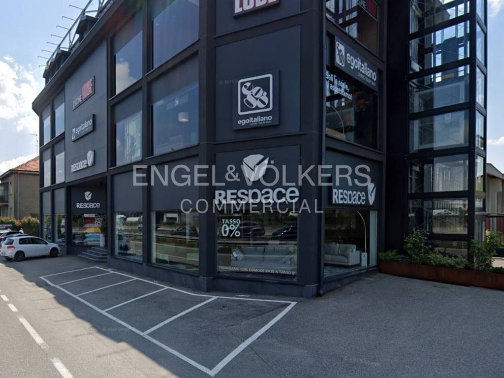 negozio in affitto a Verano Brianza