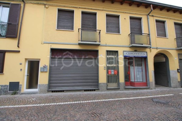 appartamento in affitto a Verano Brianza