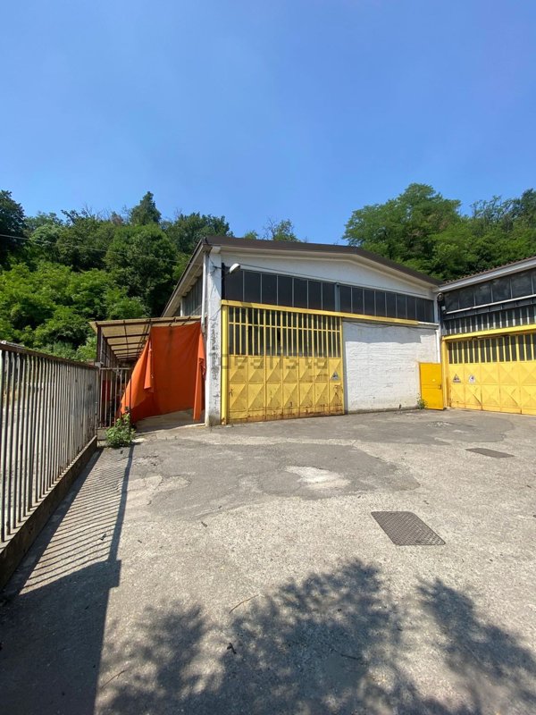 capannone in affitto a Verano Brianza