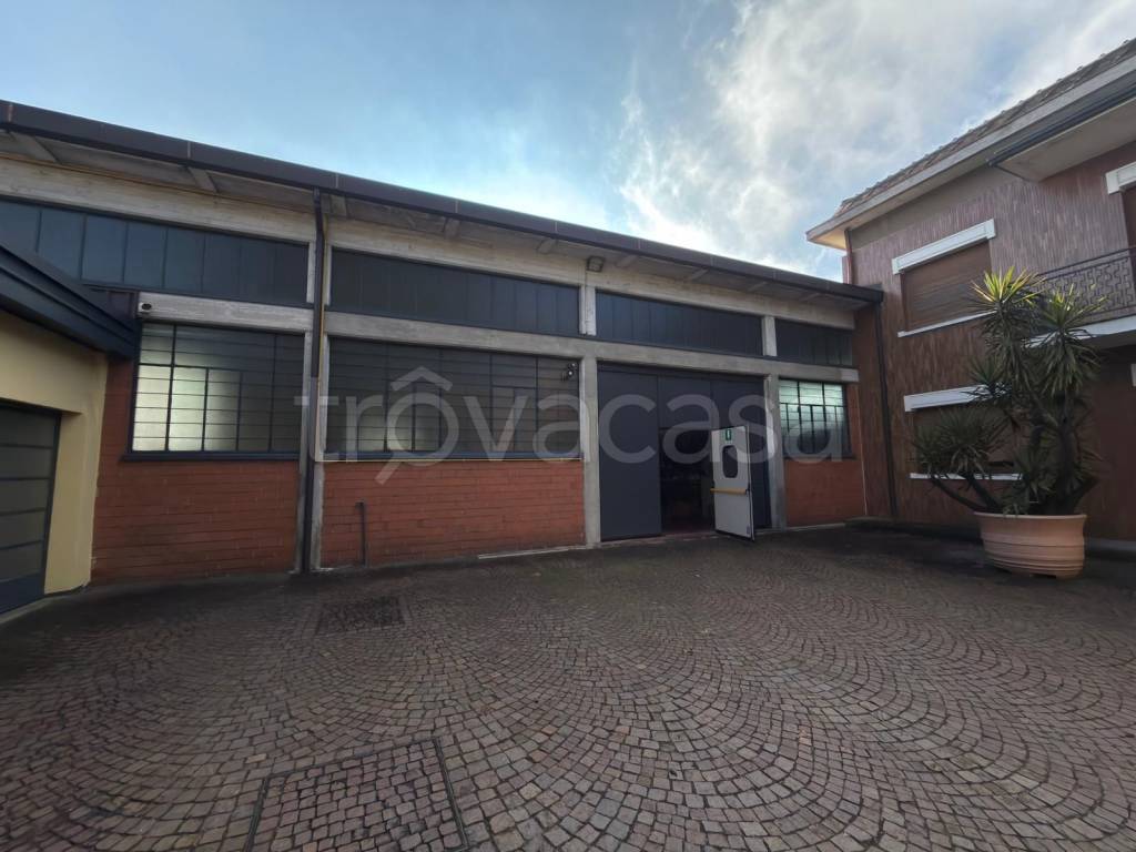 appartamento in affitto a Verano Brianza
