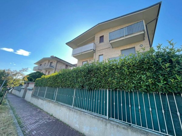 appartamento in affitto a Verano Brianza