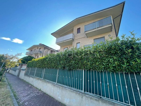 appartamento in affitto a Verano Brianza