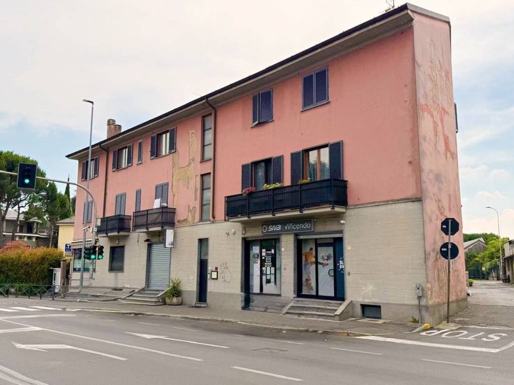 negozio in affitto a Verano Brianza