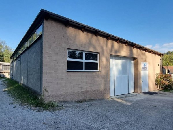 locale commerciale in affitto a Verano Brianza