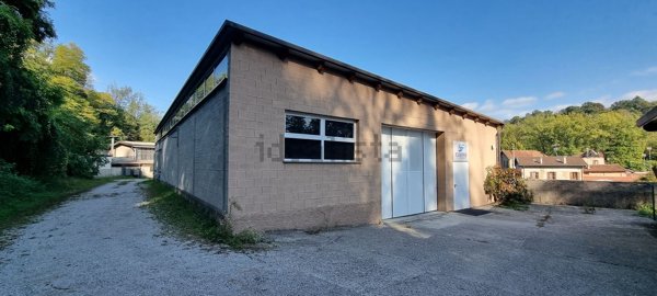 ufficio in affitto a Verano Brianza