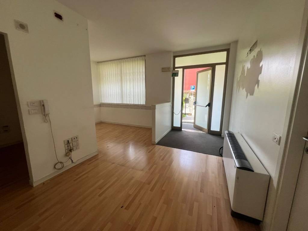 ufficio in affitto a Villasanta