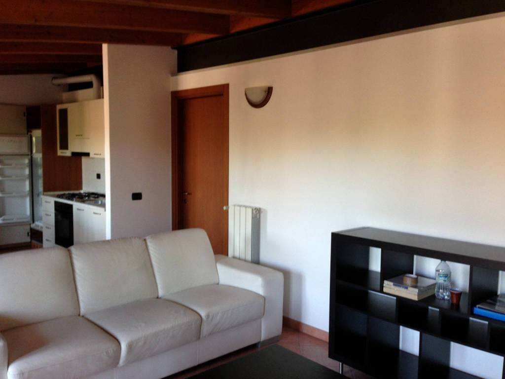 appartamento in affitto a Villasanta