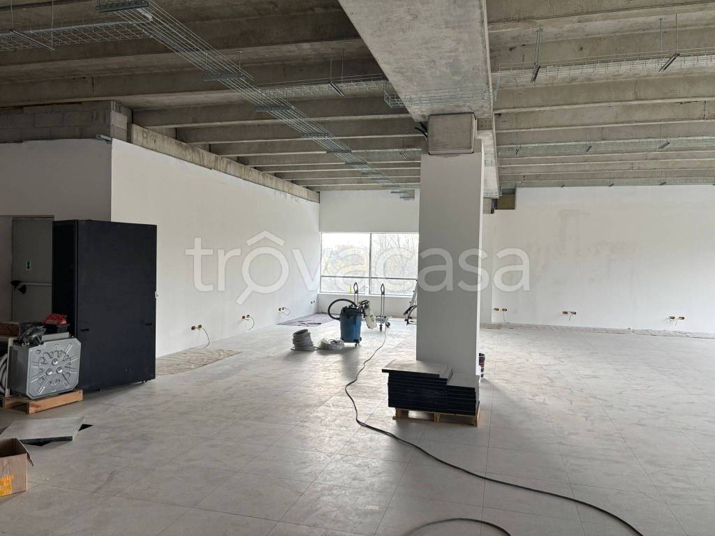 ufficio in affitto a Villasanta