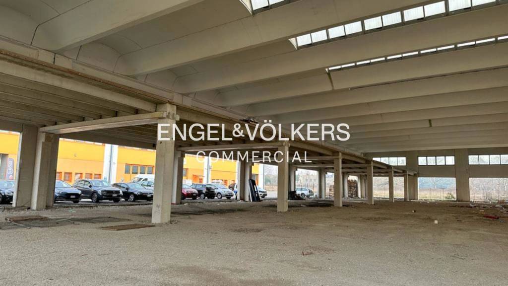 locale commerciale in affitto a Villasanta