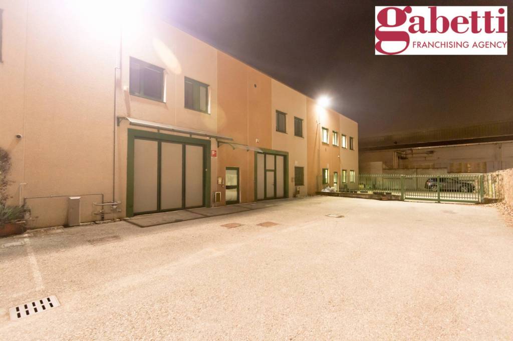 negozio in affitto a Villasanta